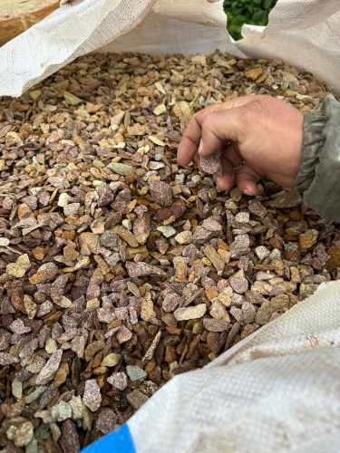 Златолит персиковый декоративная каменная крошка купить в Кусе