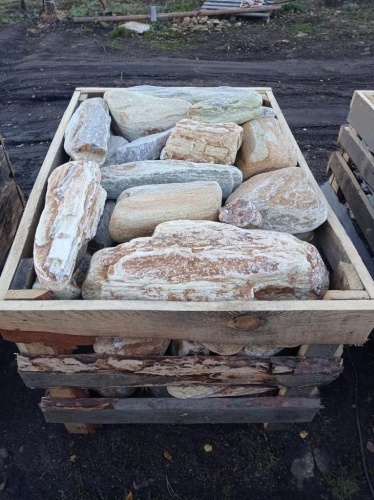 Златолит жёлтый, жёлто-зелёный глыбки и валуны для ланшафтного дизайна купить в Кусе