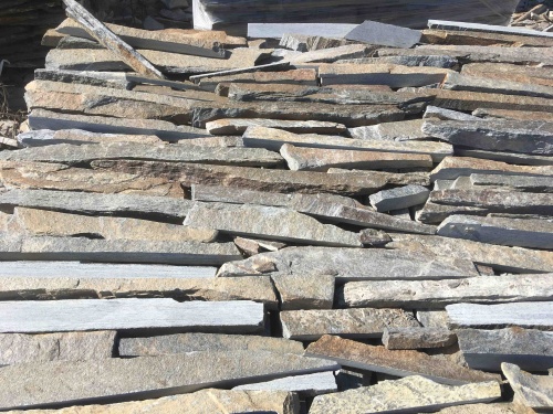 Горбушка златолит мультиколор для облицовки купить в Кусе