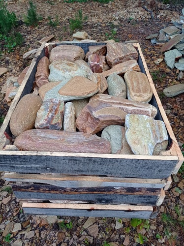 Златолит жёлтый, жёлто-зелёный глыбки и валуны для ланшафтного дизайна купить в Кусе