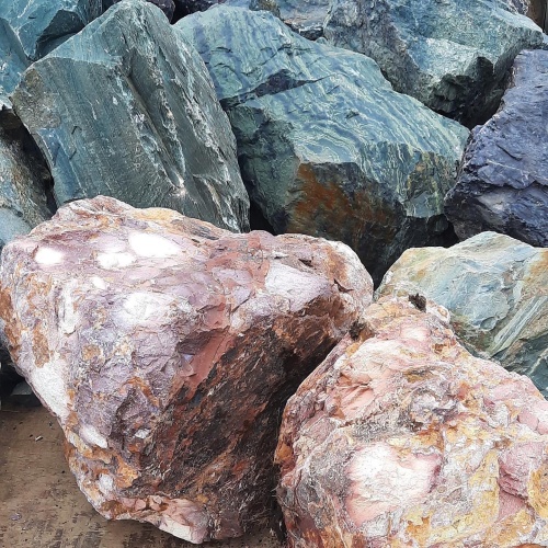 Ландшафтные глыбы красно-фиолетовые 200-1000 килограмм купить в Кусе