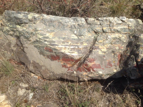 Гигантские зелёные валуны для ландшафтного дизайна весом более 5 тонн купить в Кусе