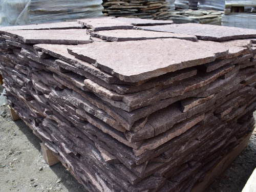 Плитняк лемезит бордовый для облицовки цоколя 20-25 мм  купить в Кусе