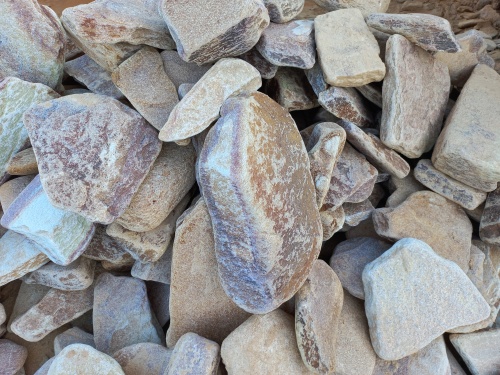 Златолит жёлтый, жёлто-зелёный глыбки и валуны для ланшафтного дизайна купить в Кусе