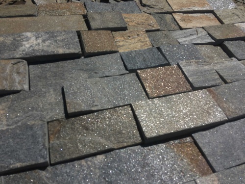 Плитка пилёная златолит Уральский для цоколя, отмостки купить в Кусе