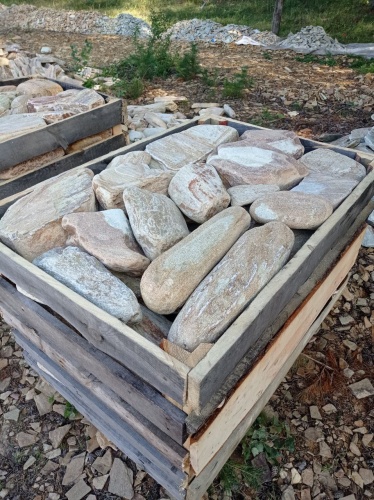 Златолит жёлтый, жёлто-зелёный глыбки и валуны для ланшафтного дизайна купить в Кусе