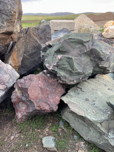 Камни для ландшафтного дизайна зелёные 10-60 килограмм купить в Кусе