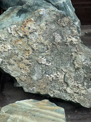 Ландшафтные глыбы зелёные 200-500 килограмм купить в Кусе