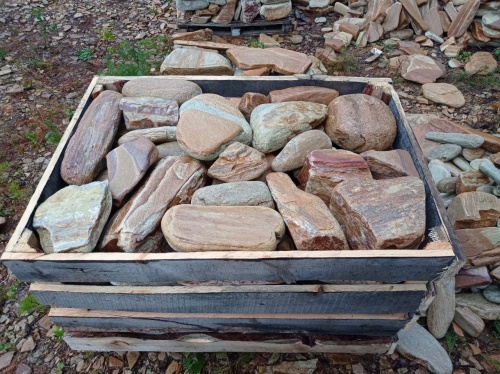 Златолит жёлтый, жёлто-зелёный глыбки и валуны для ланшафтного дизайна купить в Кусе