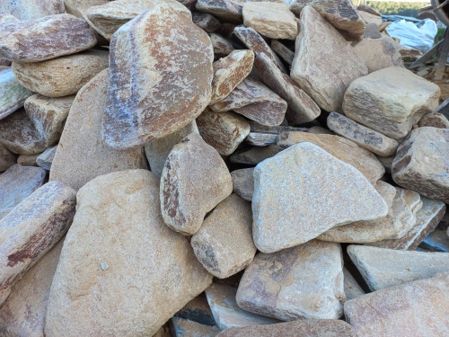 Златолит жёлтый, жёлто-зелёный глыбки и валуны для ланшафтного дизайна купить в Кусе