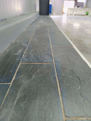 Плитка чёрная из натурального камня фасадная 30 см * 5 см, толщина 7 мм -30 мм купить в Кусе