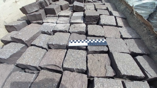 Лемезит колотая брусчатка 10 * 10 см. для парковки купить в Кусе